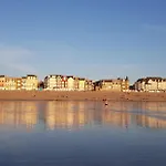 A 50m Reves De Les Bains De Мер-ле-Бен