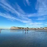Апартаменты A 50m Reves De Les Bains De Мер-ле-Бен