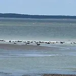 A 50m Reves De Les Bains De Apartment *