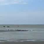 A 50m Reves De Les Bains De Apartment