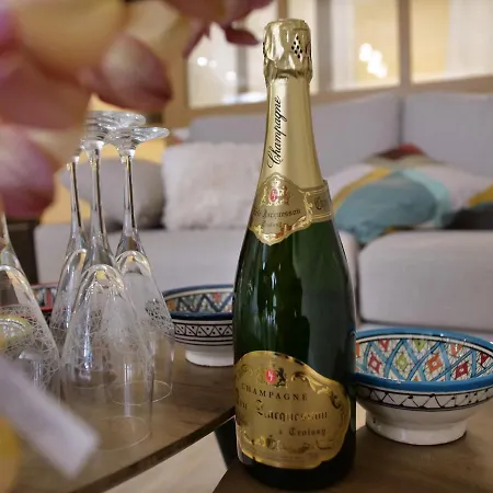 A 50m Reves De Les Bains De Lägenhet *