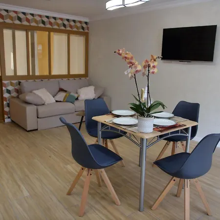 A 50m Reves De Les Bains De Lägenhet